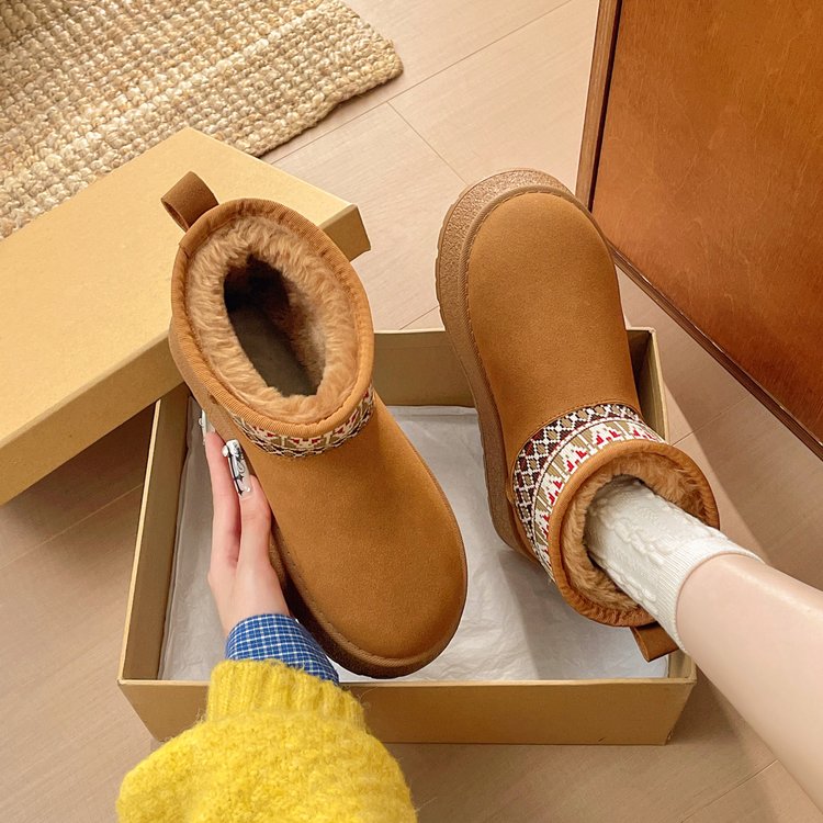 Women's Short Snow Boots, New 2026 Winter Fleece Lined Thickened Warm Fashion Platform Snow Boots
