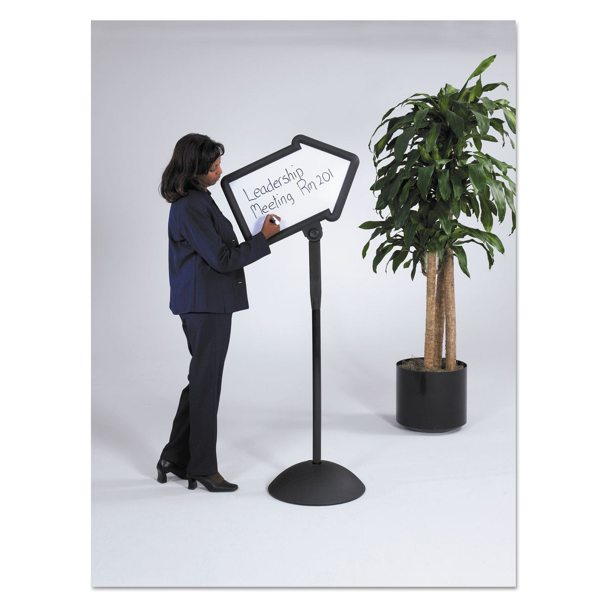 Safco Double-Sided Arrow Sign, Dry Erase Magnetic Steel, 25 1/2 x 17 3/4, Black Frame