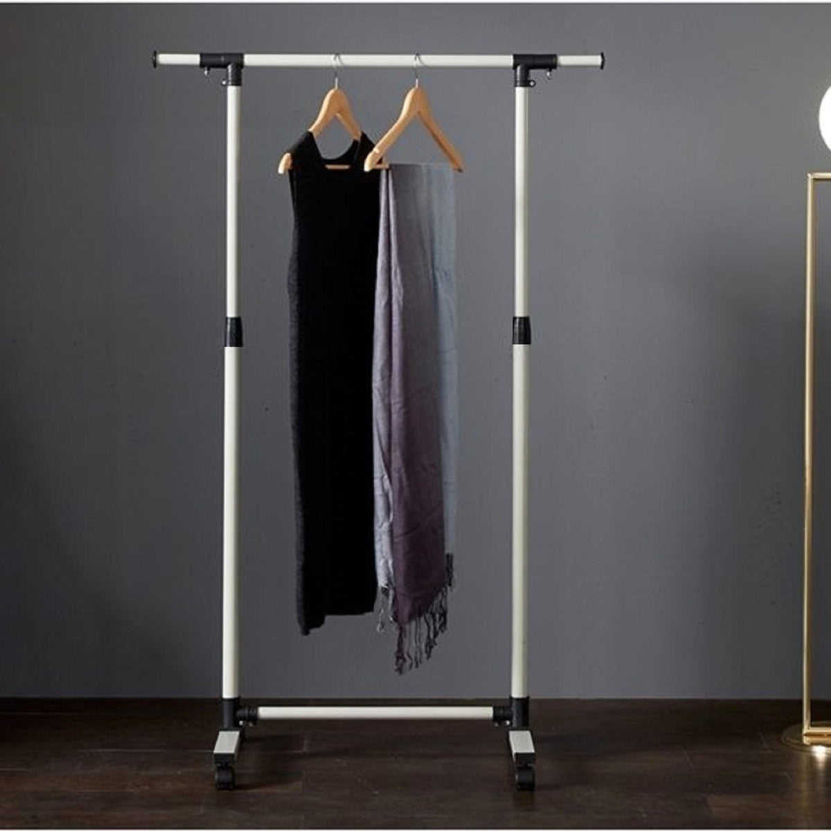 Short hanger, used for hanging heavy-duty rolling hangers with bottom racks and wheels for clothes