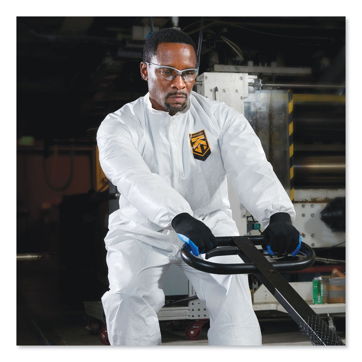 KleenGuard A30 Breathable Particle Protection Coveralls, Large, White, 25/Carton