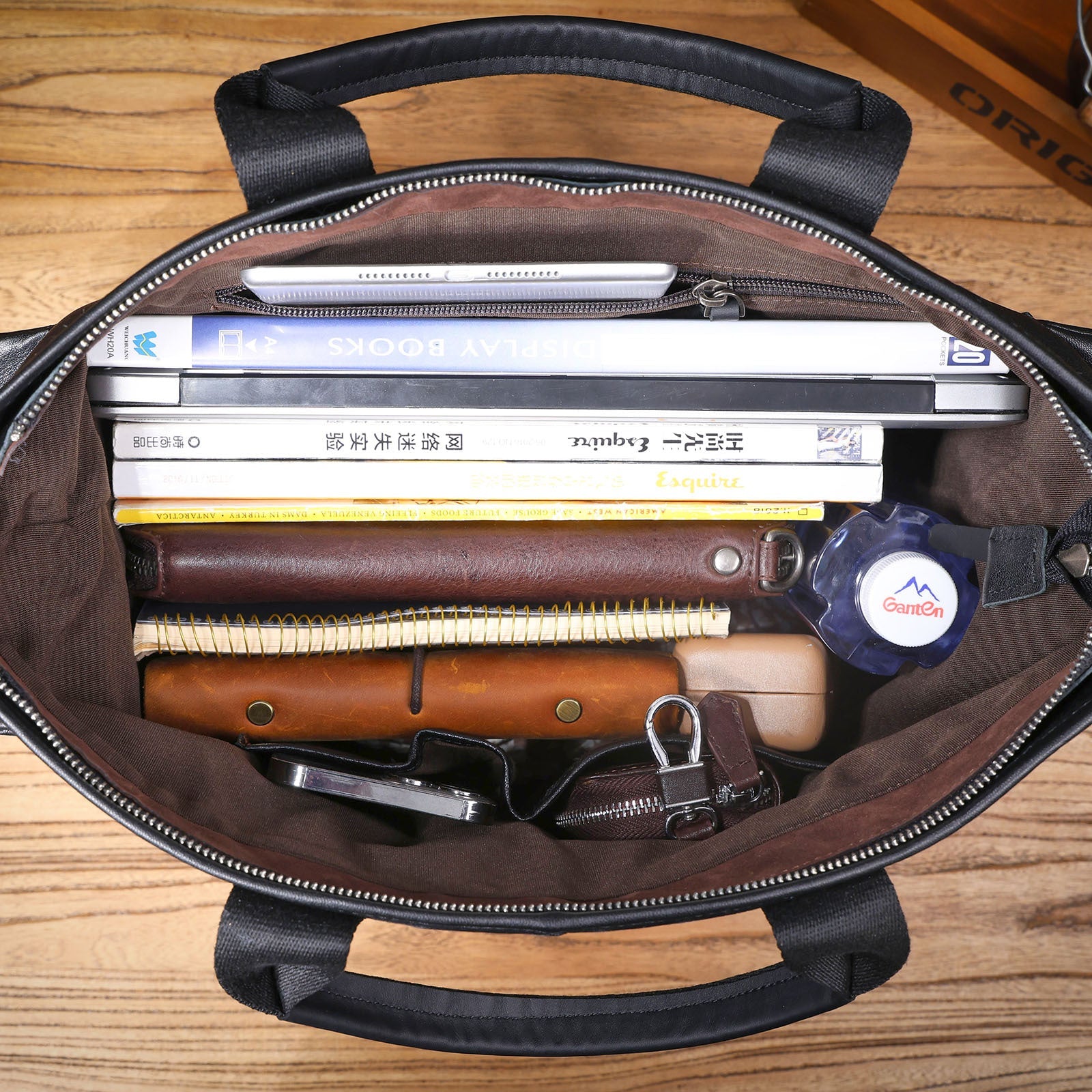 Mens Large-Capacity Shoulder And Crossbody Bag Made From Full-Grain Leather