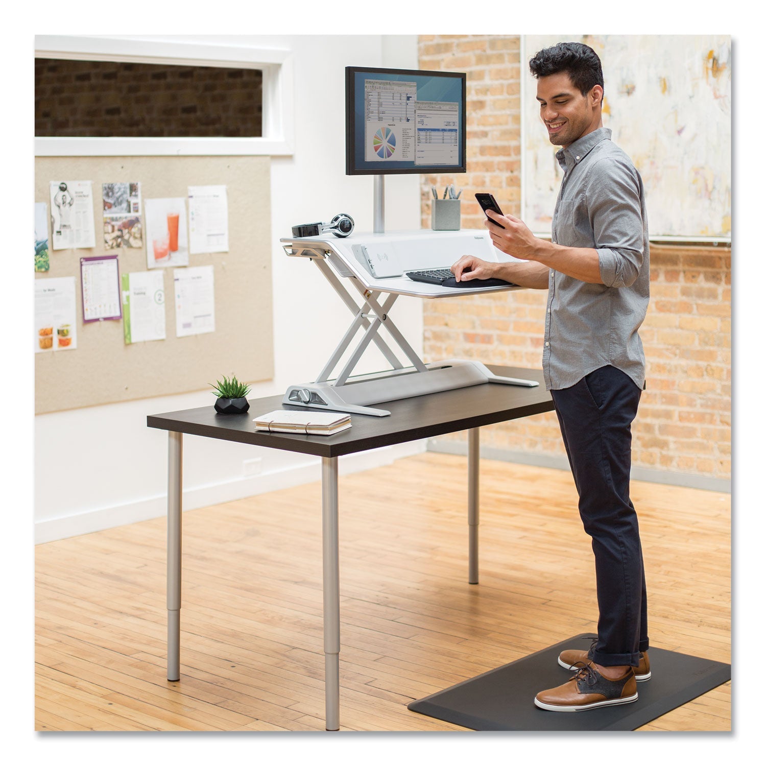 Fellowes Anti-Fatigue Wellness Mat, Rectangular; Beveled Edges, 36 x 24, Black