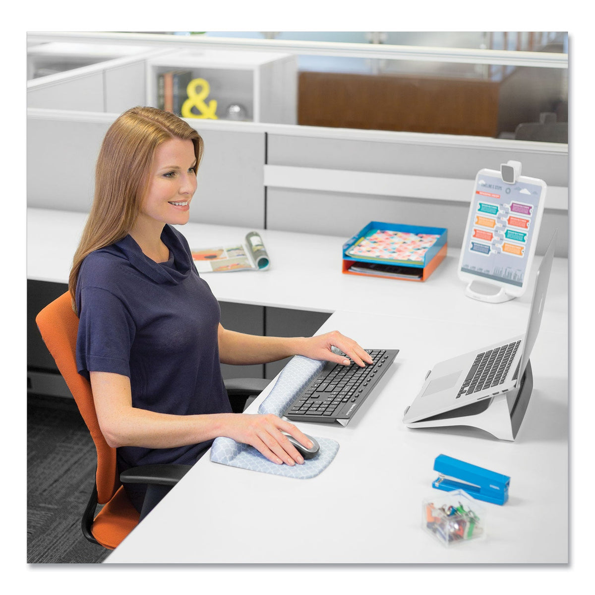 Fellowes PlushTouch Mouse Pad with Wrist Rest, 7.25 x 9.37, Lattice Design