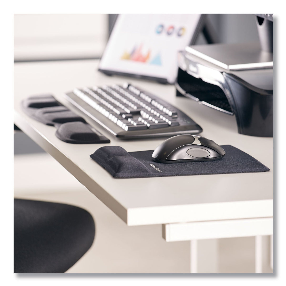 Fellowes Ergonomic Memory Foam Wrist Support with Attached Mouse Pad, 8.25 x 9.87, Black