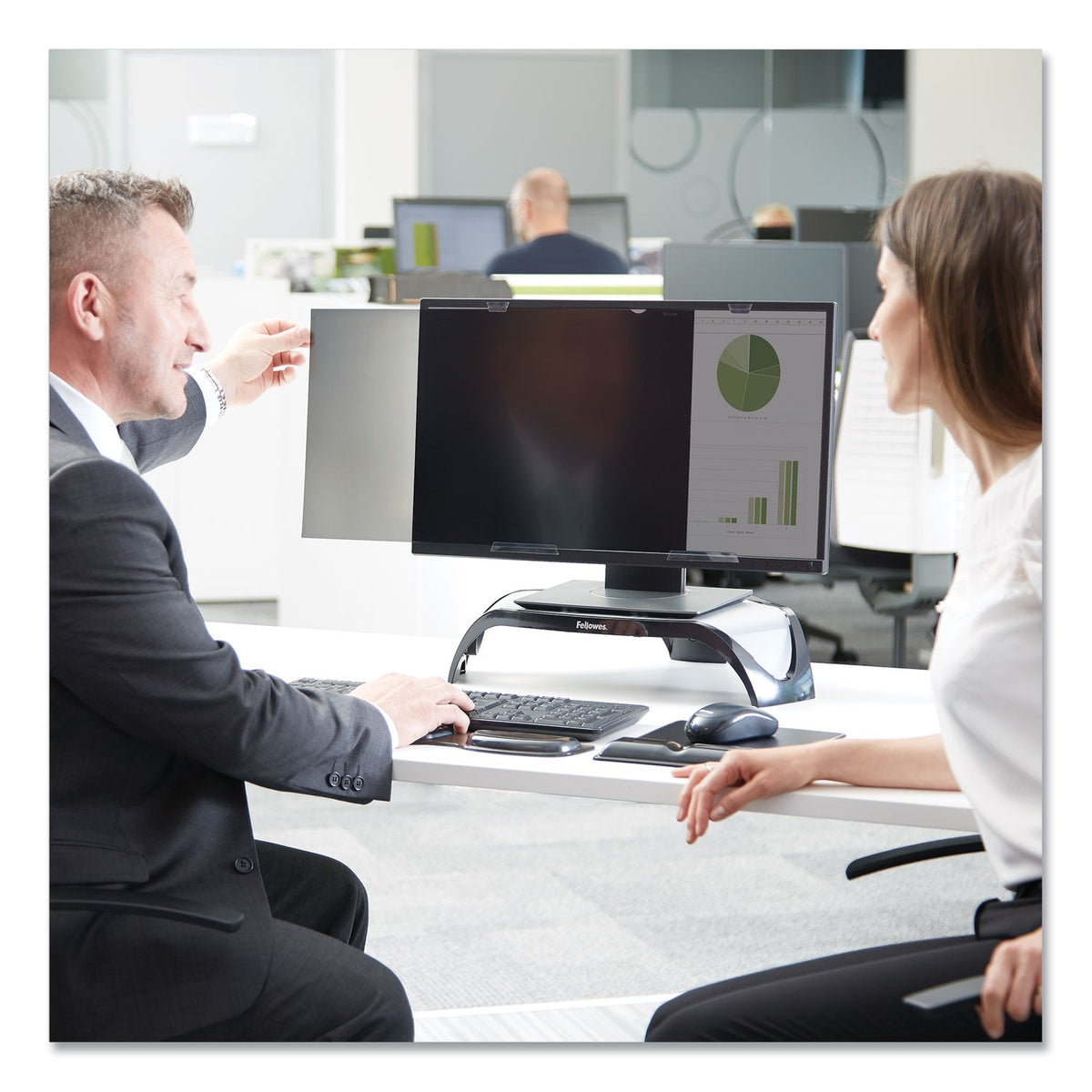 Fellowes PrivaScreen Blackout Privacy Filter for 14.1" Widescreen LCD/Notebook, 16:10