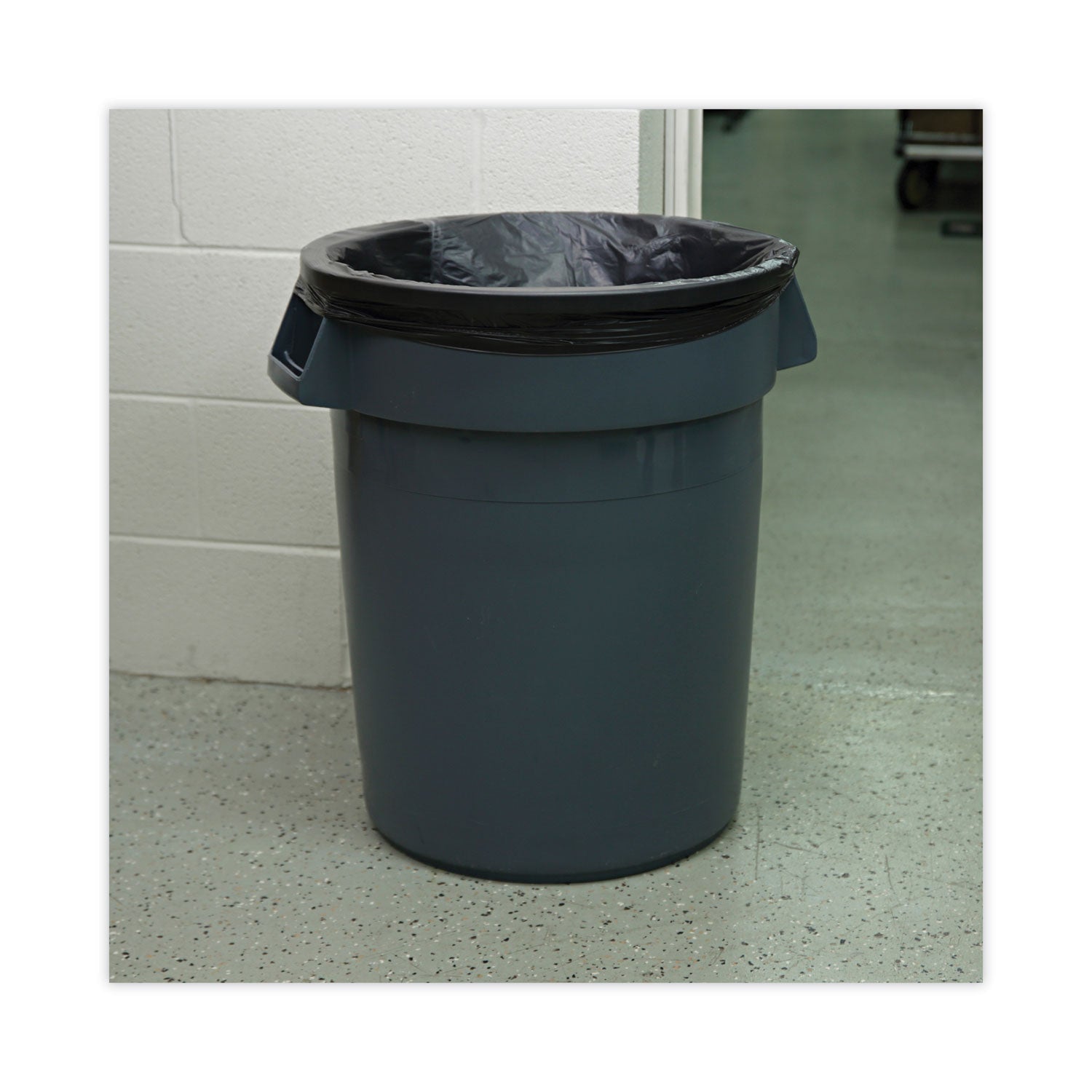 Boardwalk Linear Low Density Industrial Can Liners, 33 gal, 0.6 mil, 33 x 39, Black, 200/Carton