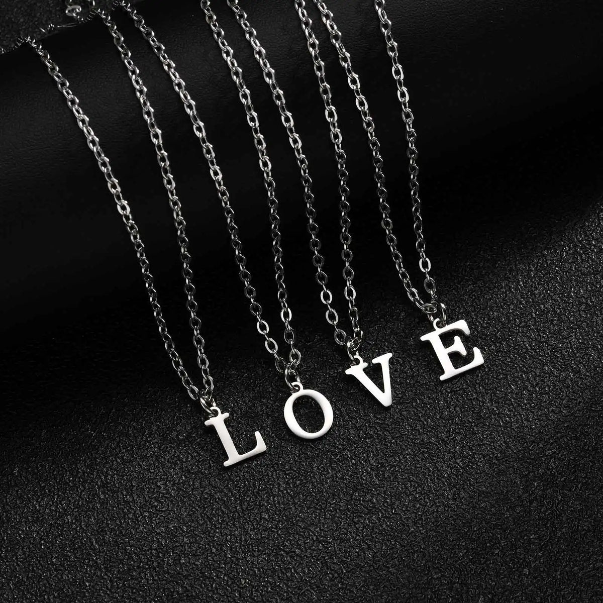 26 Letters A-Z Initial Pendant Necklaces for Women,Alphabet Pendant Rolo Chain Necklace,Simple Fashion Collar Jewelry Gift