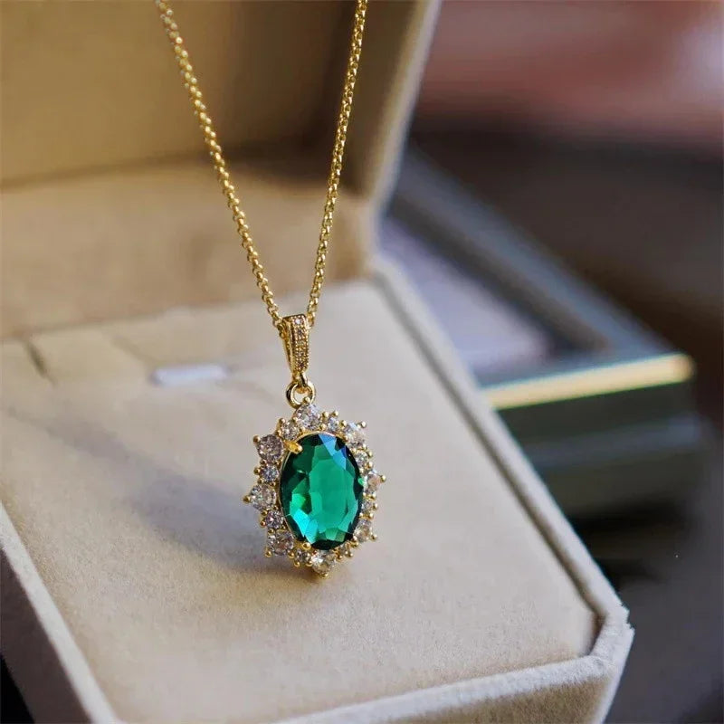 Huitan Sunflower Design Pendant Necklace with Green Cubic Zirconia Luxury Trendy Women Accessories for Wedding Jewelry Gifts