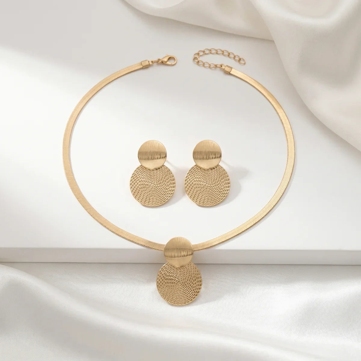 Minimalist Gold Color Herringbone Choker & Earring Set Brushed Textured Double Disc Jewelry Set For Women Daily Office Wear
