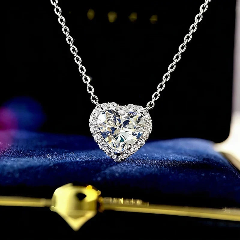 Huitan Heart Women Pendant Necklace Romantic Wedding Party Simple Style Accessories Inlaid Shining CZ Fashion Lady Jewelry Gift