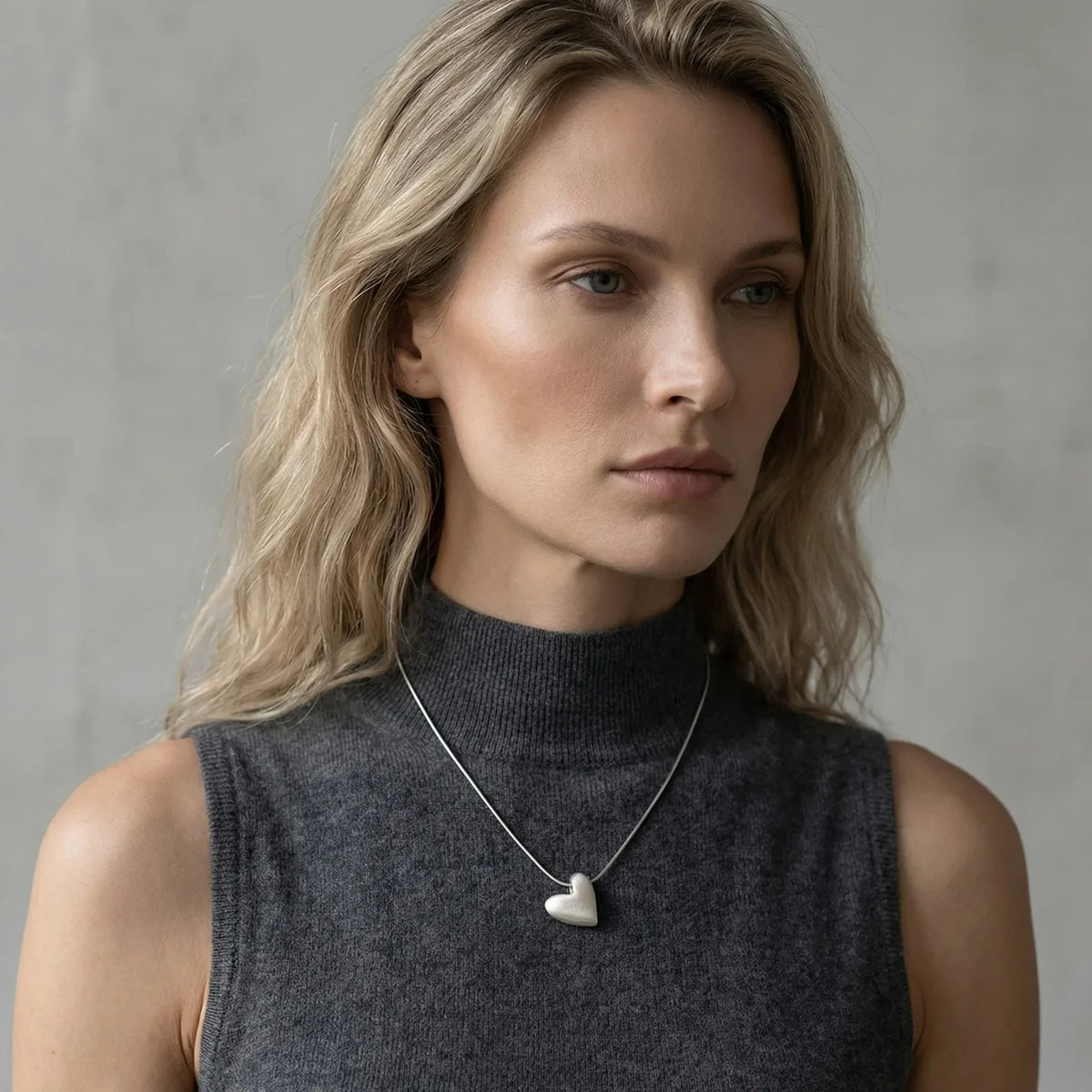 Vnox Minimalism Heart Pendant Snake Chain Necklace for Women Girls, Matte Silver Color Love Pendant Necklace Jewelry Gift