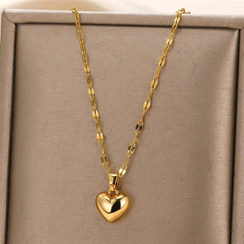 Charm Love Heart Pendant Necklace for Women Gold Color Fashion Lip Chain Simple Metal Choker Necklace Girls Jewelry Gift