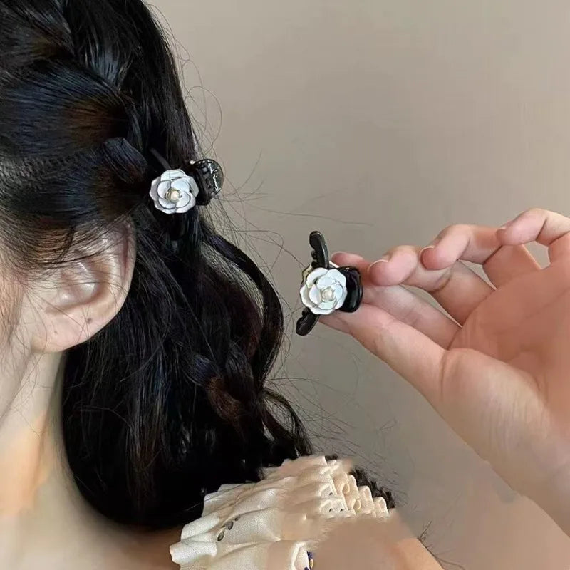 2Pcs Retro French Black Temperament Camellia Small Grip Princess Hair Clip Side Hairpin Clip