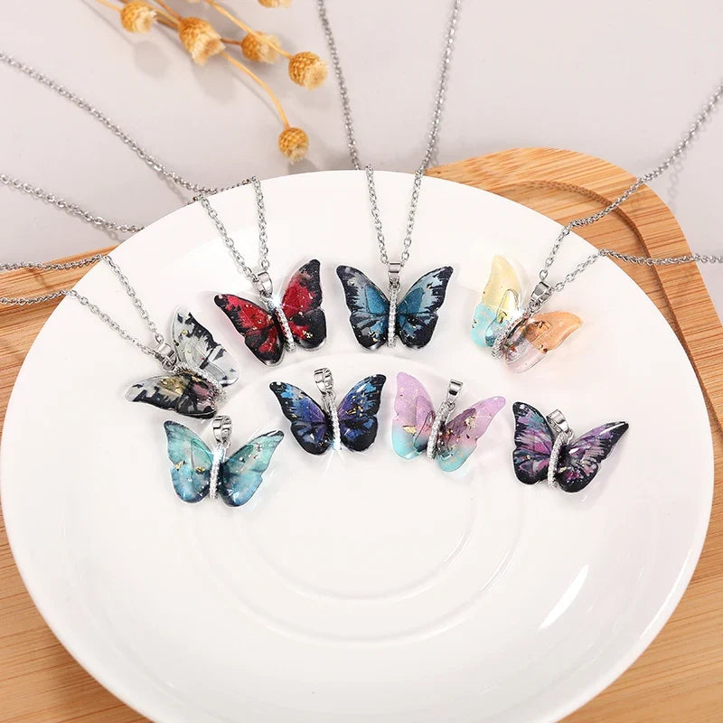 Huitan Aesthetic Butterfly Pendant Necklace for Women Silver Color/Gold Color Inlaid Shiny CZ Fashion Party Accessories Jewelry