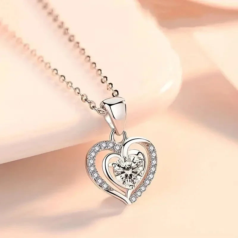 Huitan Delicate Heart Pendant Necklace for Women Luxury Bright Cubic Zirconia Neck Accessory Sweet Love Wedding Bridal Jewelry