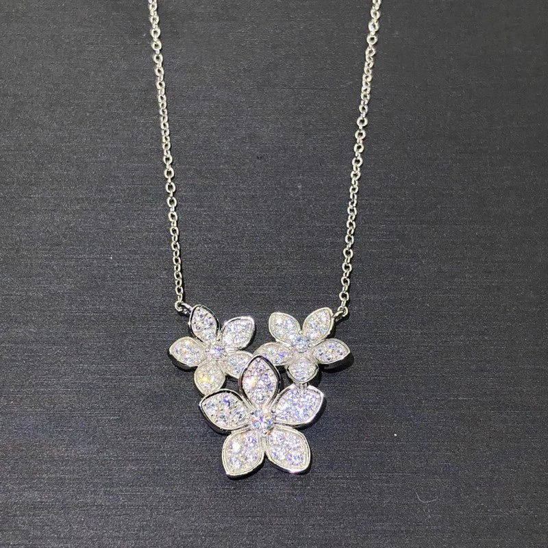 Huitan Shiny Flowers Design Pendant Necklace with Cubic Zirconia Graceful Trendy Accessories for Women Aesthetic Wedding Jewelry