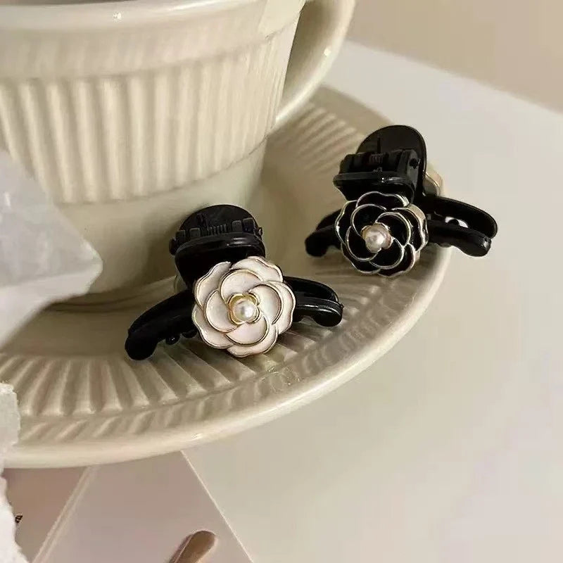 2Pcs Retro French Black Temperament Camellia Small Grip Princess Hair Clip Side Hairpin Clip