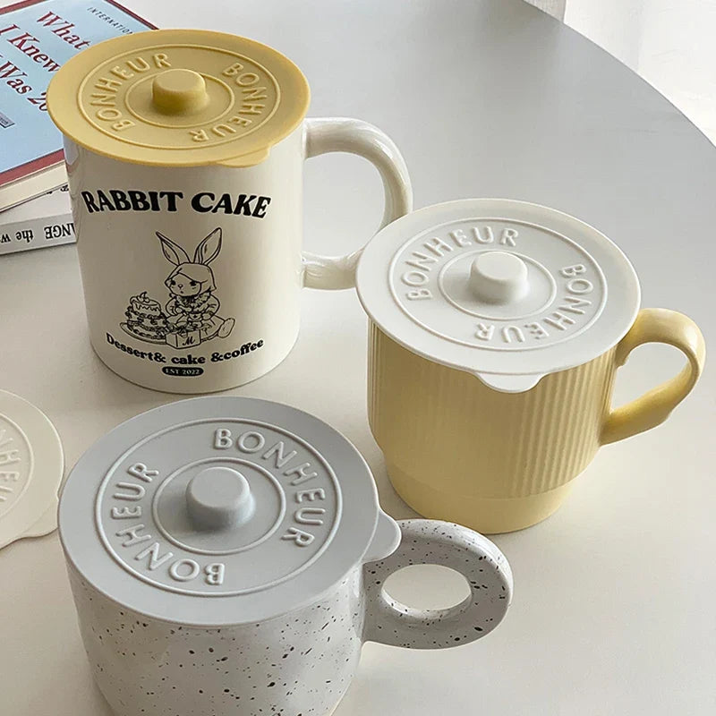 Universal Silicone Cup Cover with Handle | Sealing Lid for Coffee and Milk Cups