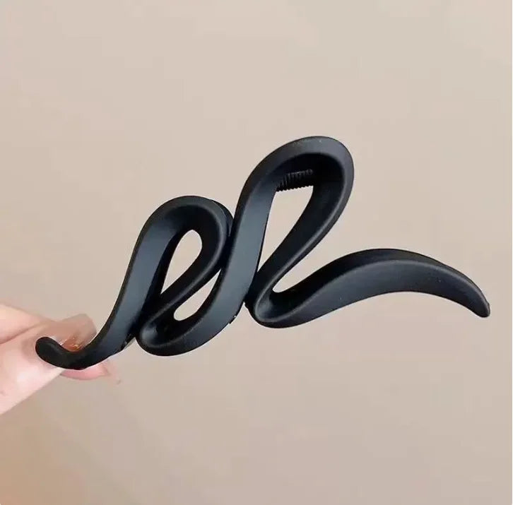 1 Set of 3 Large Matte Wave Hair Clips for Women - Retro Y2K Style Solid Color Shark Clips, Easy to Secure & Style Hair