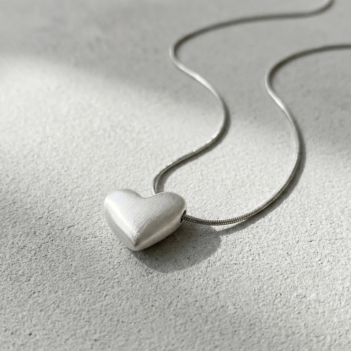 Vnox Minimalism Heart Pendant Snake Chain Necklace for Women Girls, Matte Silver Color Love Pendant Necklace Jewelry Gift