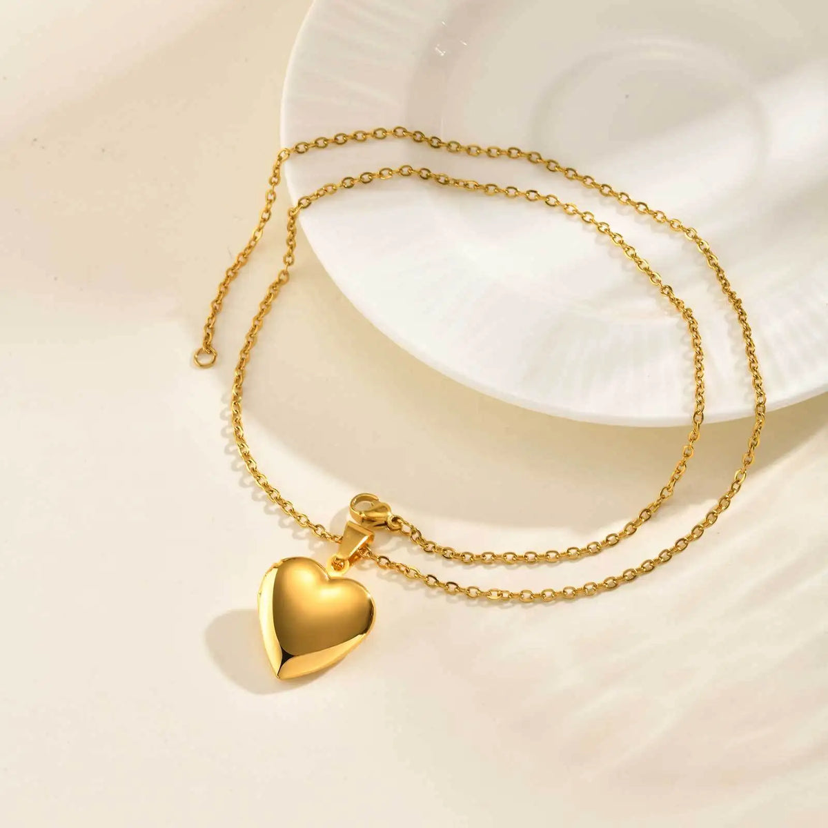 Personalized Heart Photo Pendant Necklace, Customized Image Picture Locked Necklace Jewelry for Women