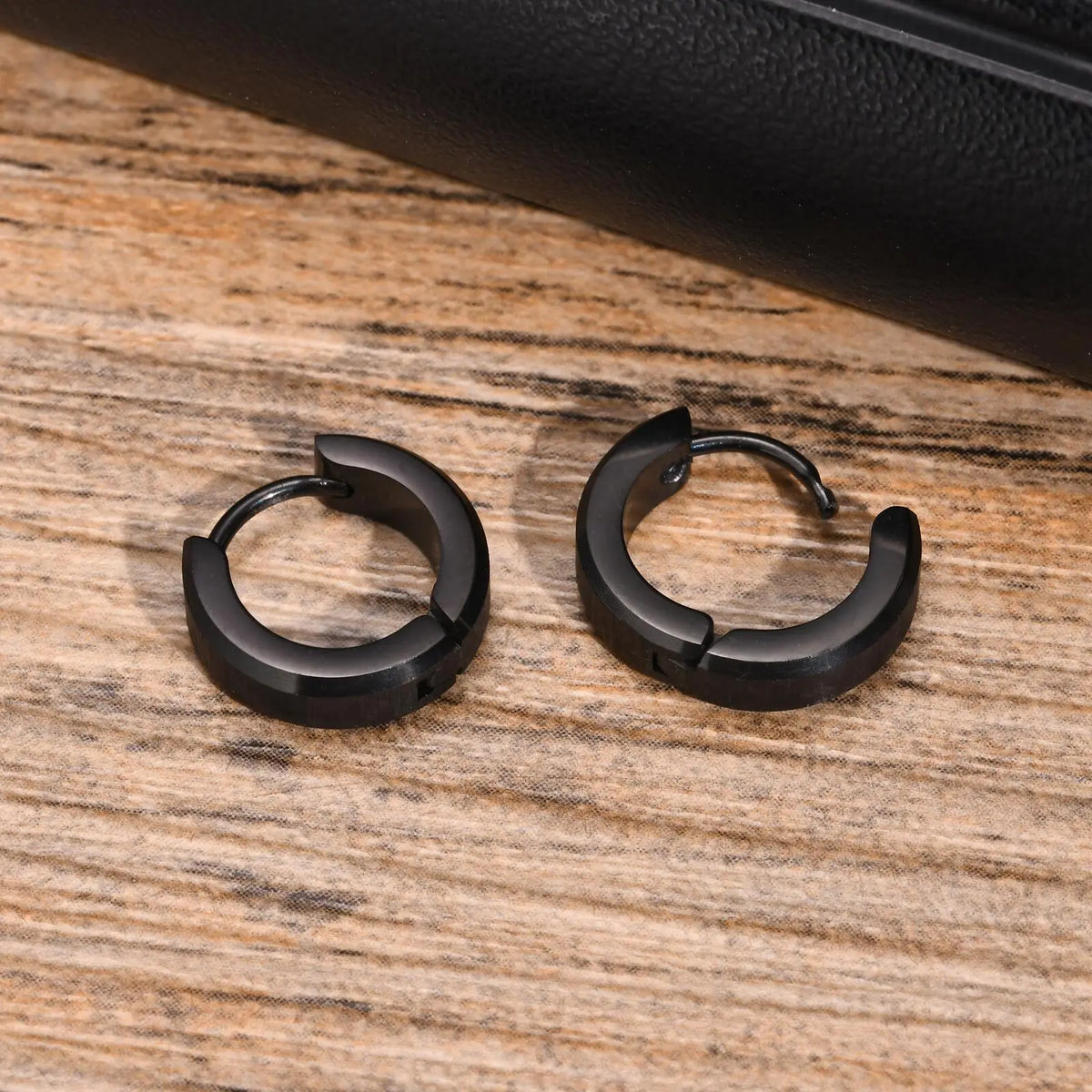 Vnox Anti Allergy Stainless Steel Hoop Earrings | Unisex Simple Metal Huggies for Men and Women