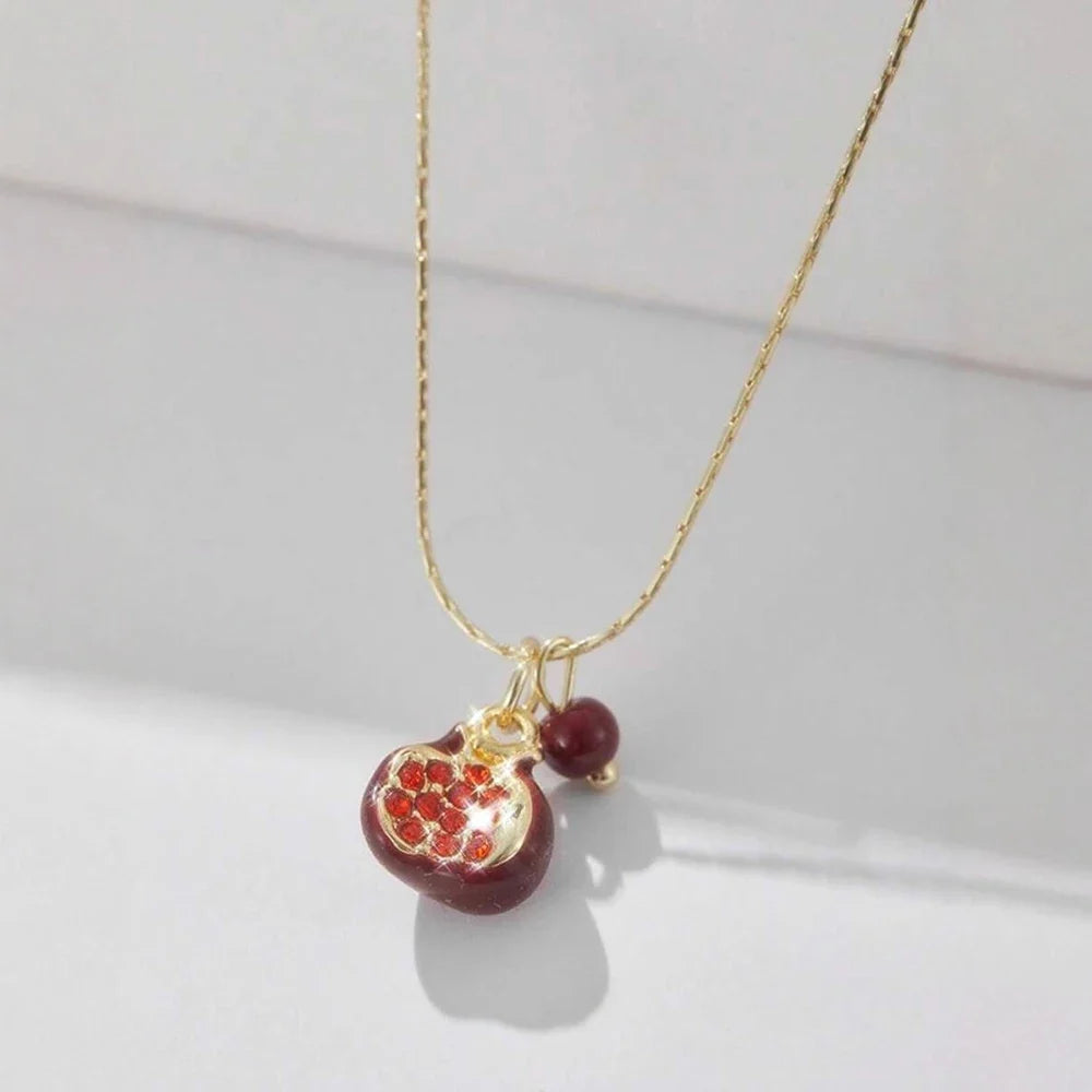 Vintage Style Pomegranate Pendant Necklace, Stylish and Elegant Collarbone Chain, Women's Date Party Jewelry, Gifts