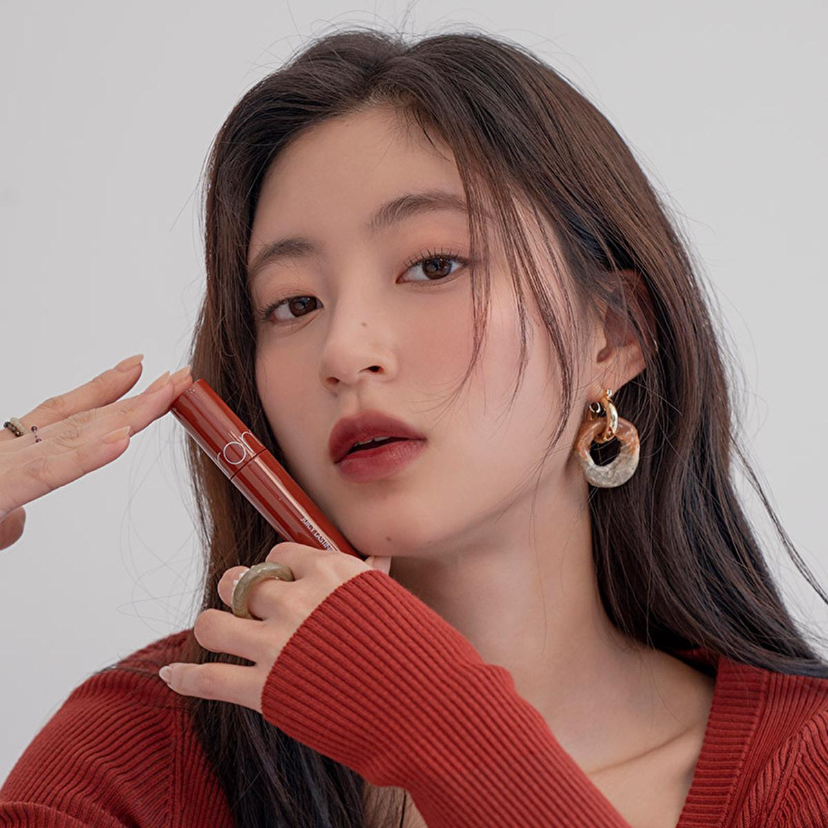 rom&nd Glasting Water Tint: Get Glossy, Hydrated Lips with Non-Sticky Korean Lip Gloss - Rose Splash Color