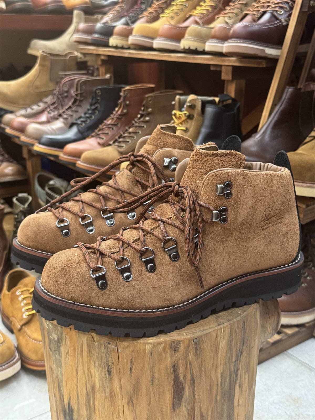 Handcrafted Vintage Outdoor Hiking And Trekking Waterproof Work Boots