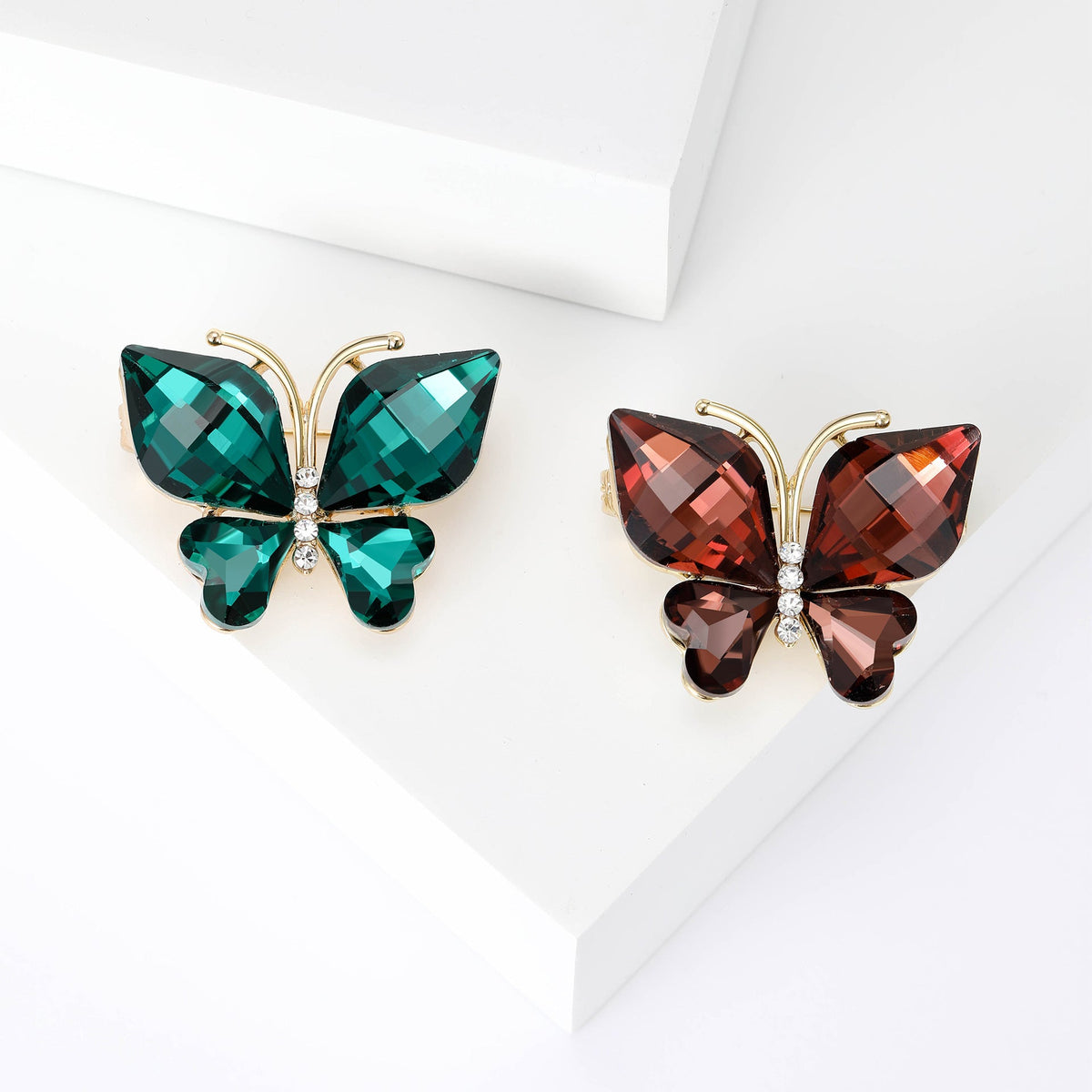 Fashionable Diamond-Encrusted Small Crystal Glass Butterfly Brooch
