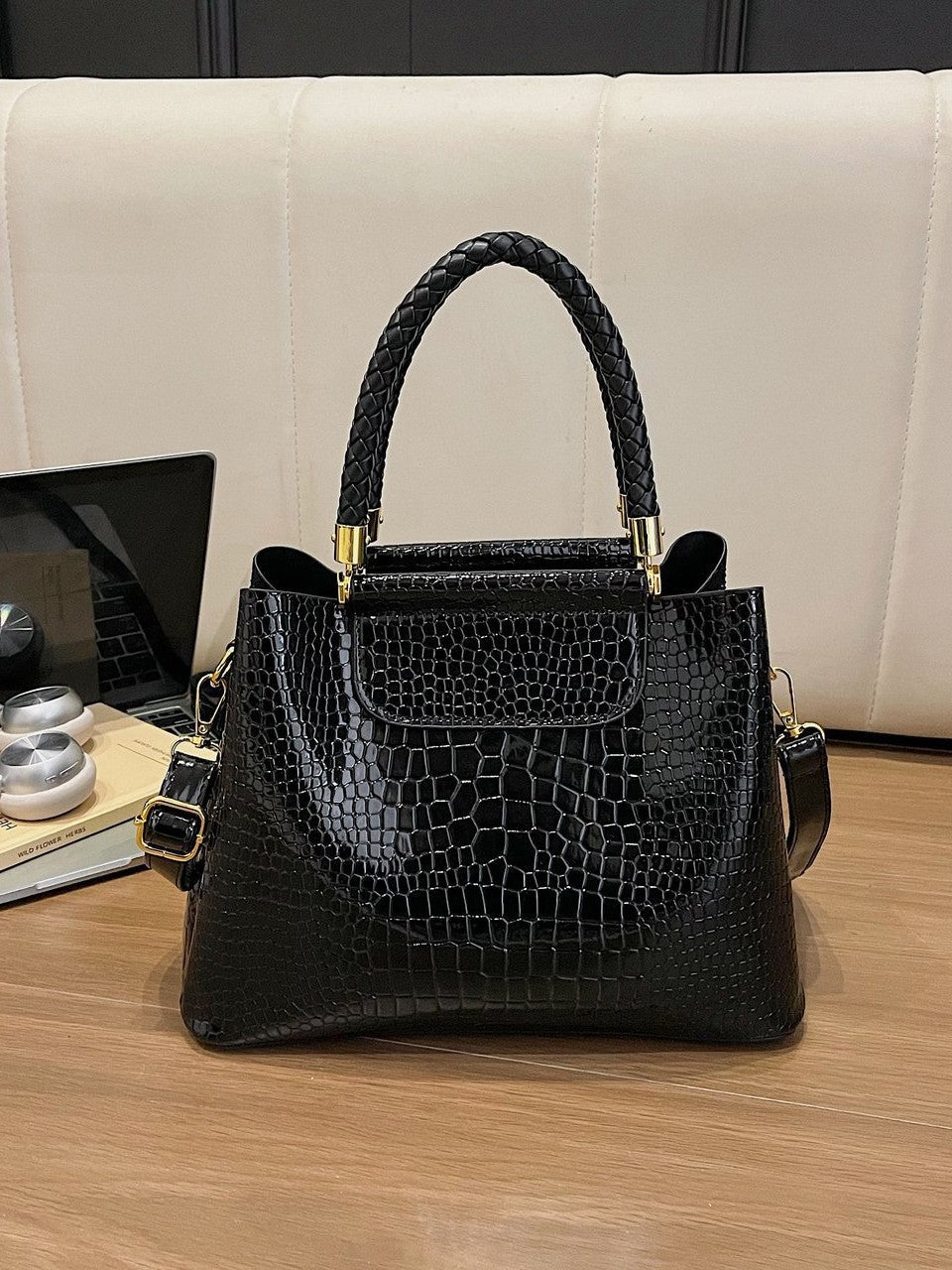 Women's Minimalist PU Shoulder Bag – Structured Crossbody with Zipper Pocket
