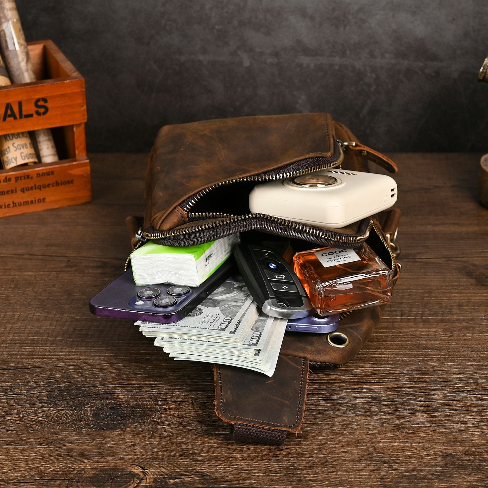 Men's Retro Outdoor Multi-Functional Crossbody Bag