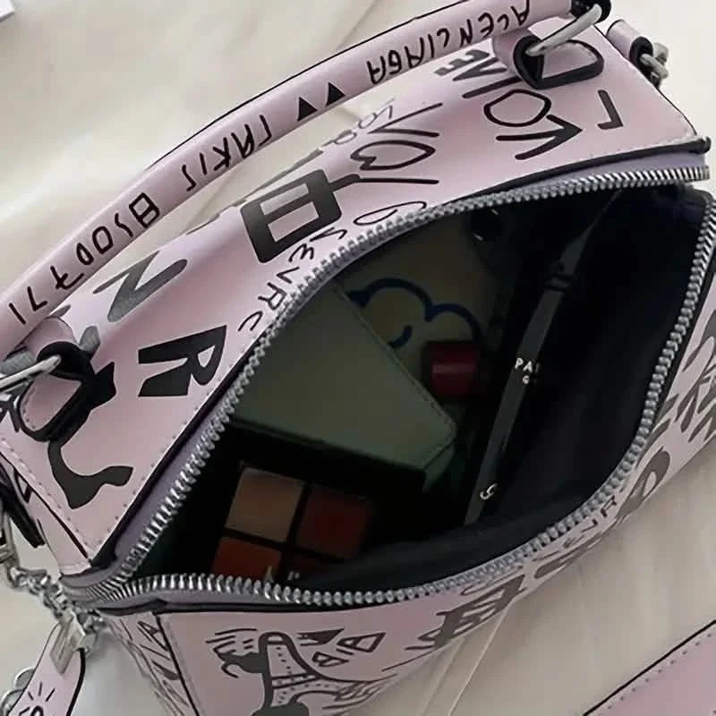 Graffiti Trendy Chain Crossbody Bag for Women